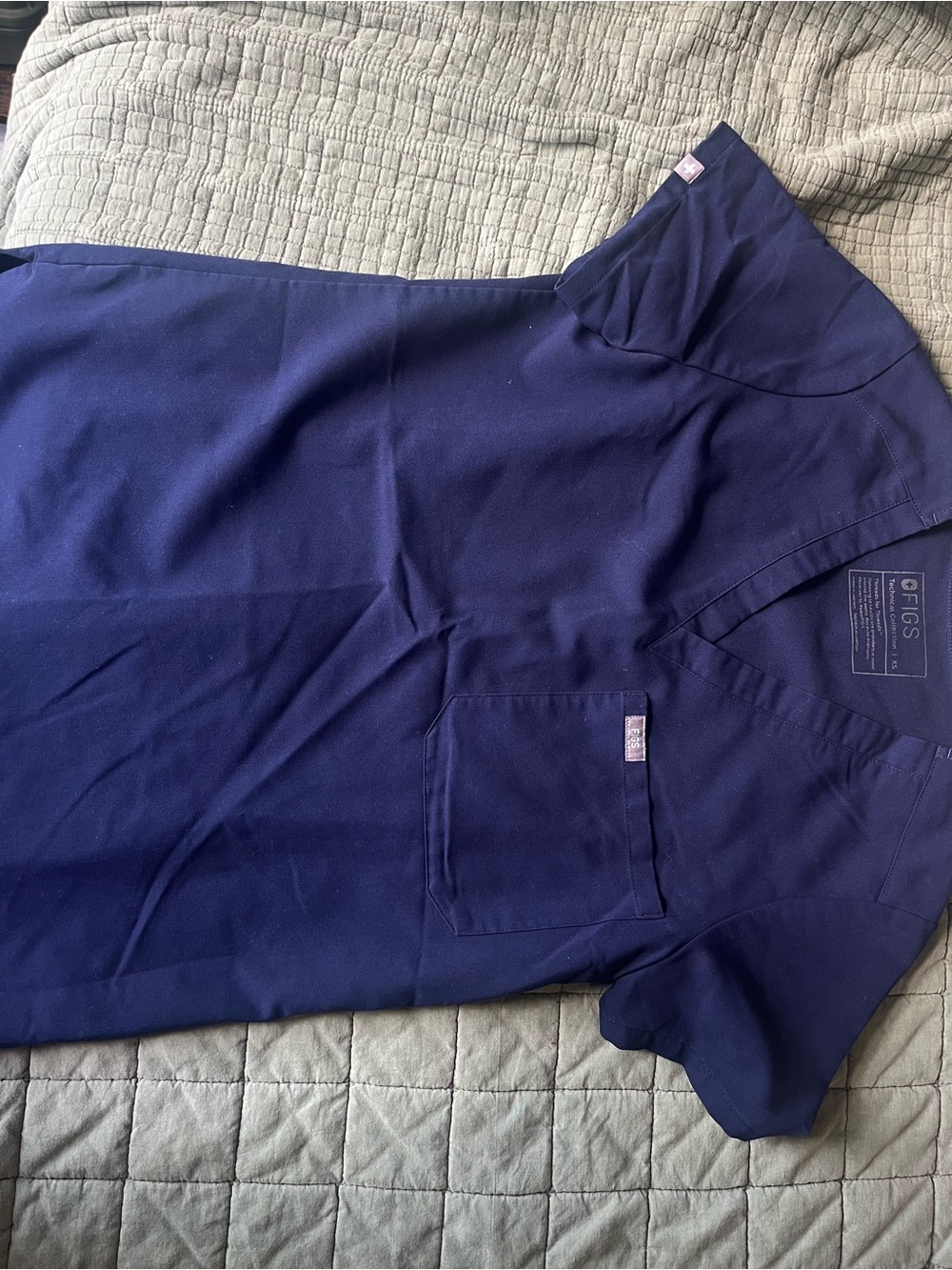 FIGS Catarina One-Pocket V-Neck Scrub Top in Navy Blue